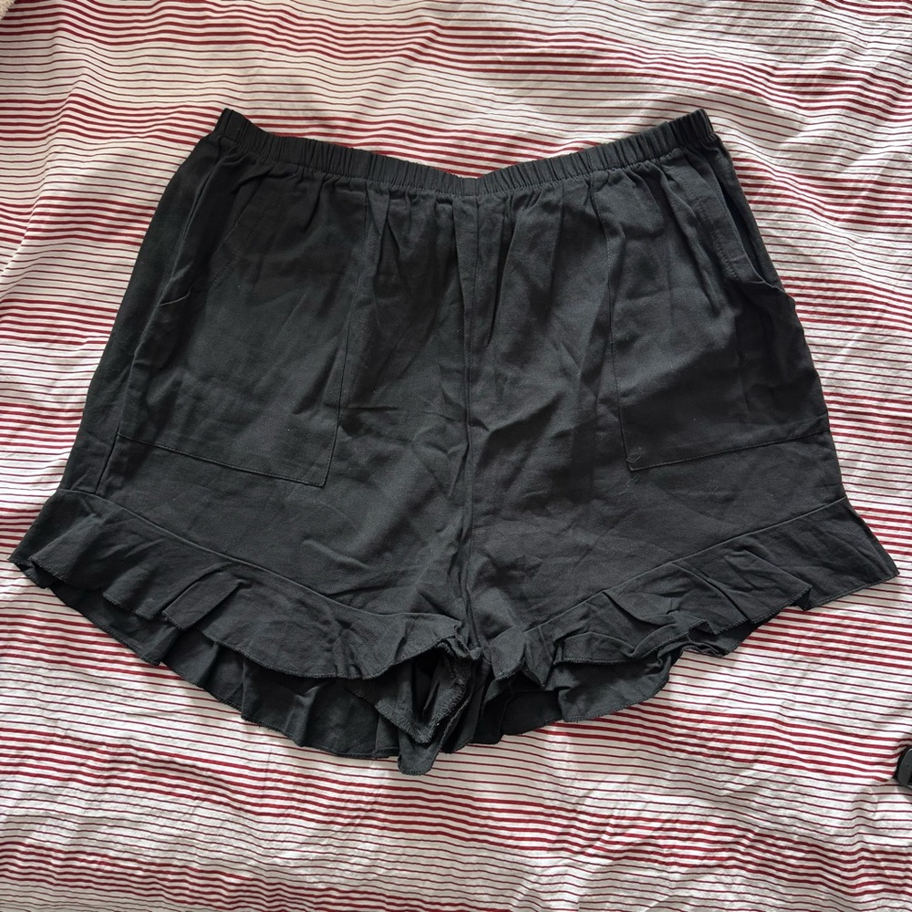 SHEIN Black High Waist Ruffle Shorts